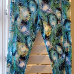 Med CVG Peacock Capris